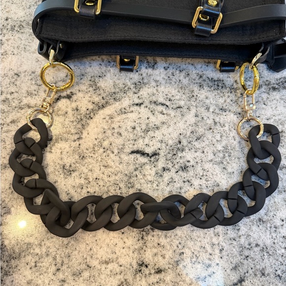 Pouch to Handbag Converter - Picture 10 of 14